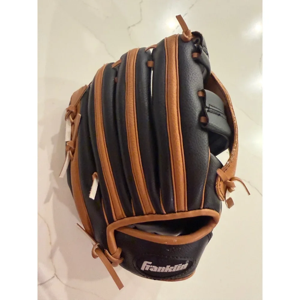 Franklin Sports Youth Baseball Glove Black Tan‎ 9.5 Inch STP Ready to Play